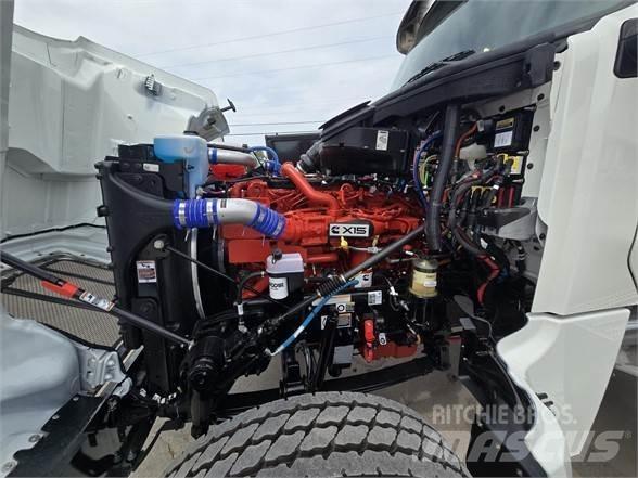 Peterbilt 567 牵引车