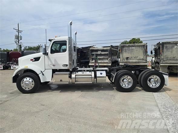 Peterbilt 567 牵引车