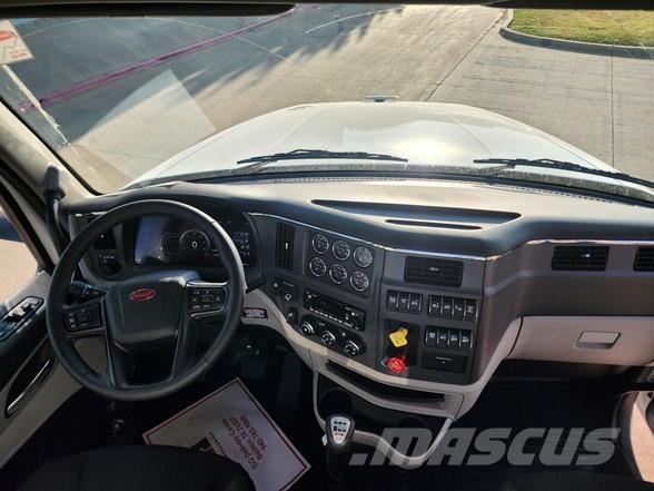 Peterbilt 567 牵引车