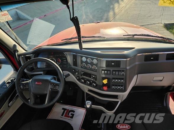 Peterbilt 567 牵引车