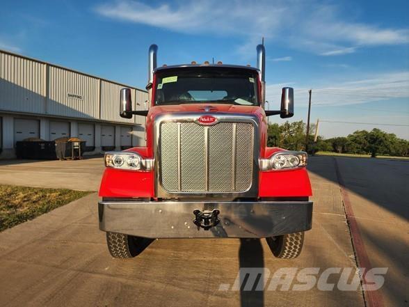 Peterbilt 567 牵引车