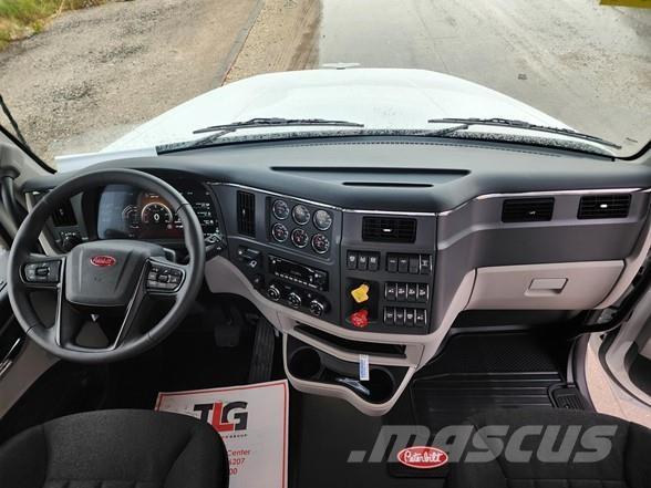 Peterbilt 567 牵引车