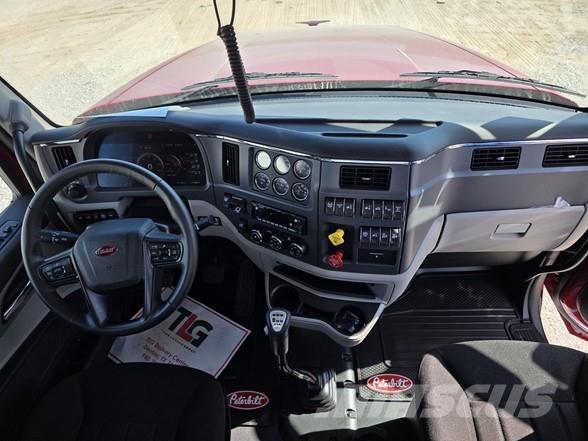 Peterbilt 567 牵引车