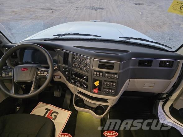 Peterbilt 567 牵引车