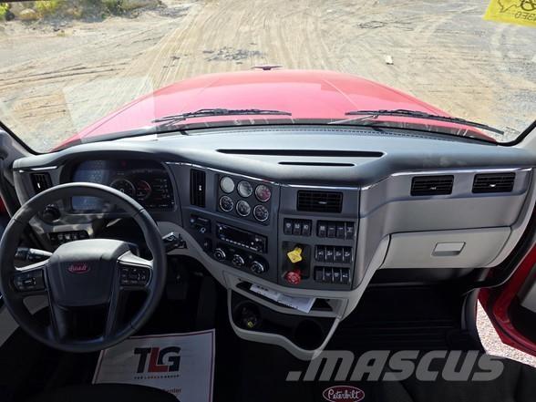 Peterbilt 567 牵引车