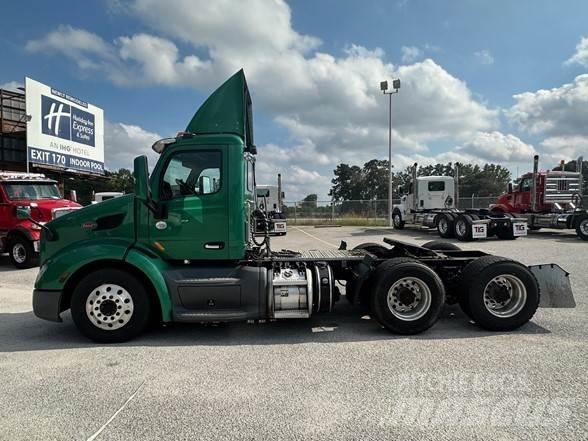 Peterbilt 579 牵引车