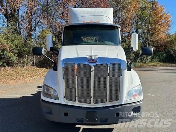 Peterbilt 579 牵引车