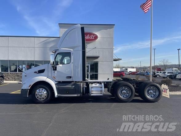 Peterbilt 579 牵引车