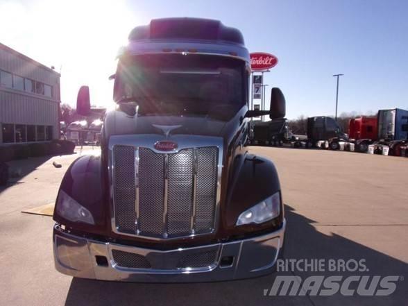 Peterbilt 579 牵引车