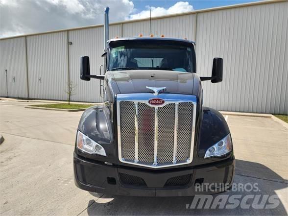 Peterbilt 579 牵引车