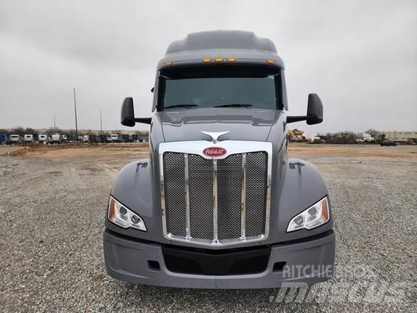 Peterbilt 579 牵引车