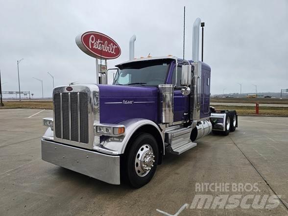 Peterbilt 589 牵引车