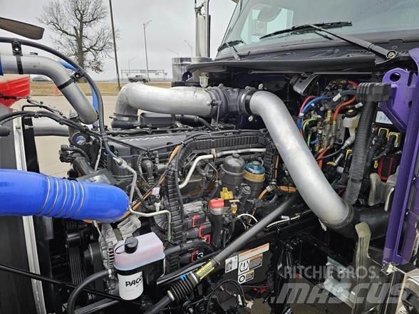 Peterbilt 589 牵引车