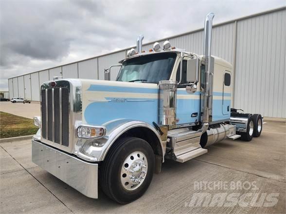 Peterbilt 589 牵引车