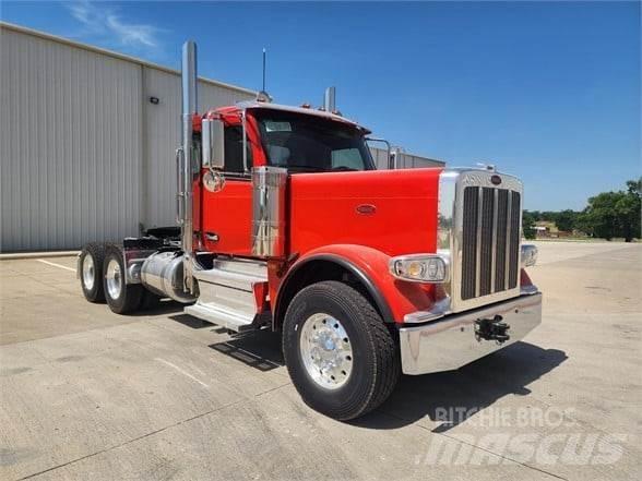 Peterbilt 589 牵引车