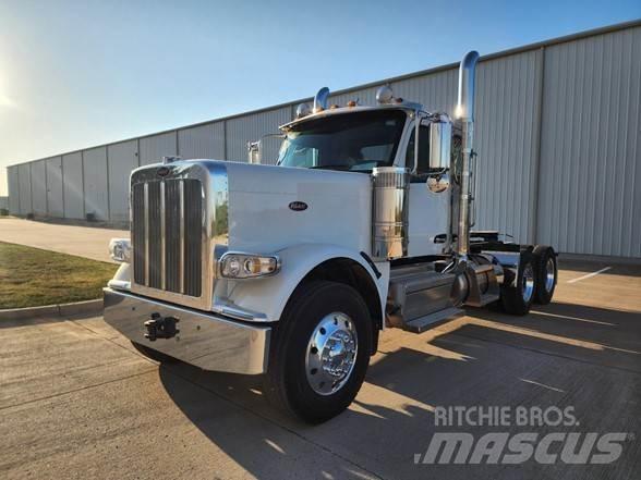 Peterbilt 589 牵引车