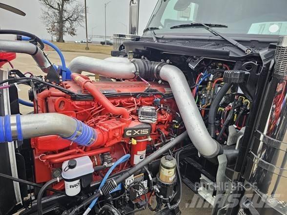 Peterbilt 589 牵引车