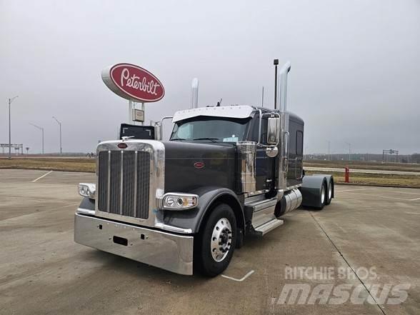 Peterbilt 589 牵引车