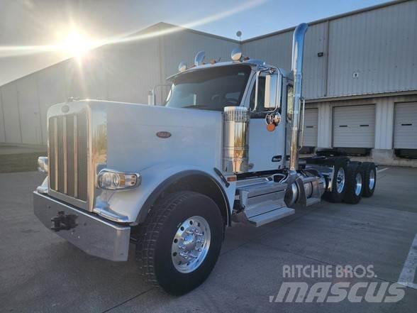 Peterbilt 589 牵引车