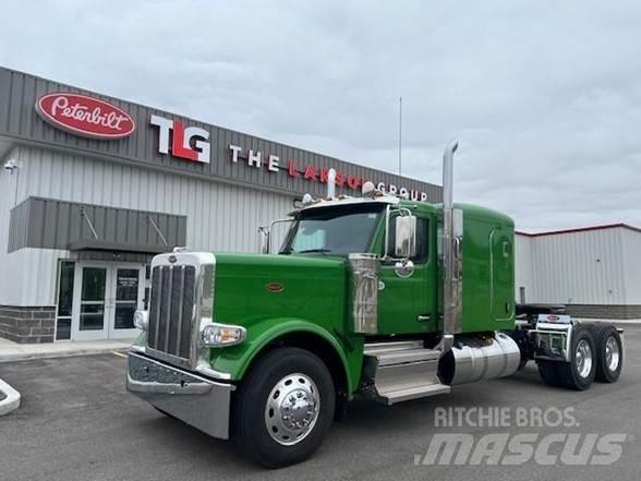 Peterbilt 589 牵引车
