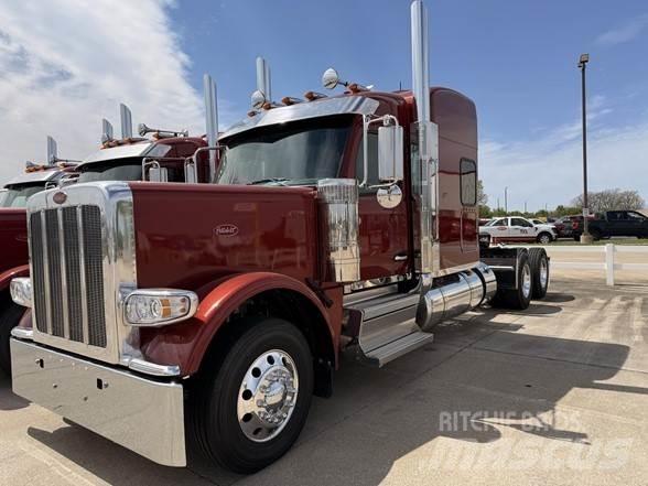 Peterbilt 589 牵引车