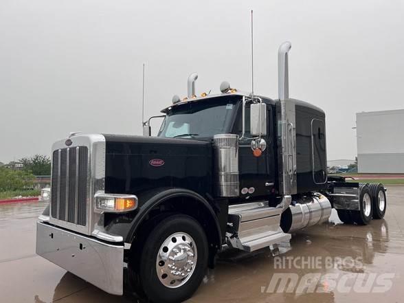 Peterbilt 589 牵引车