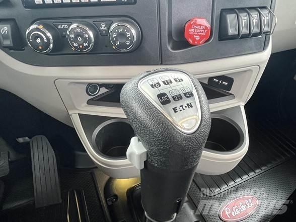 Peterbilt 589 牵引车
