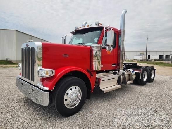 Peterbilt 589 牵引车