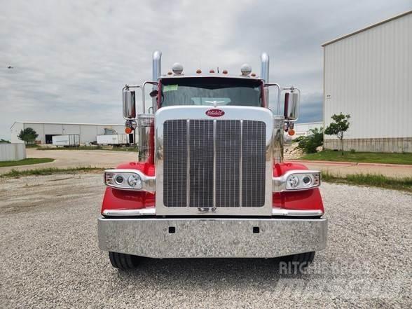 Peterbilt 589 牵引车