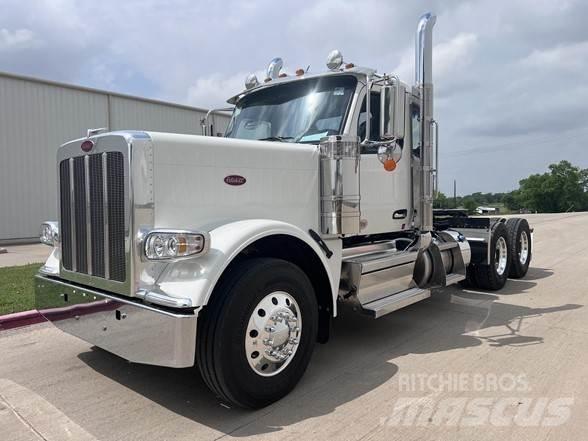 Peterbilt 589 牵引车
