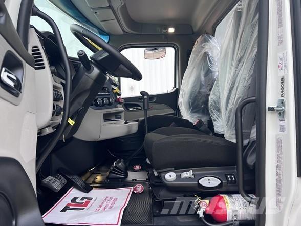 Peterbilt 589 牵引车