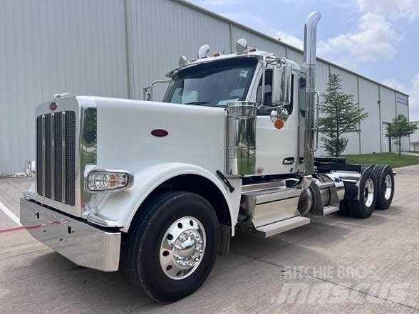 Peterbilt 589 牵引车