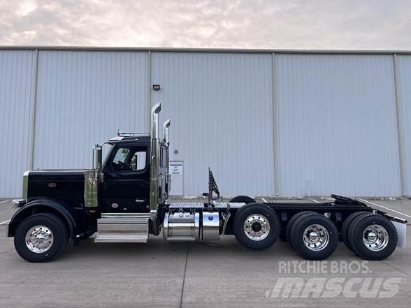 Peterbilt 589 牵引车