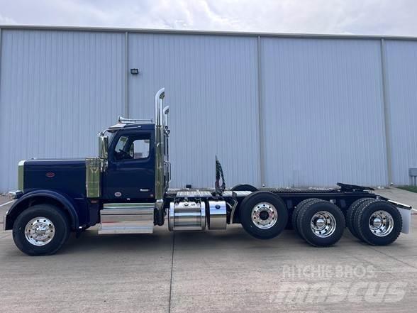 Peterbilt 589 牵引车
