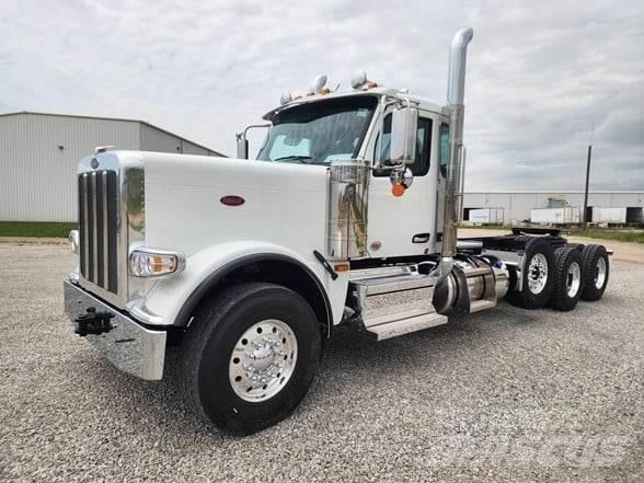 Peterbilt 589 牵引车