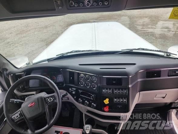 Peterbilt 589 牵引车