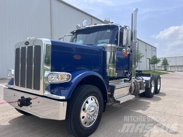 Peterbilt 589 牵引车