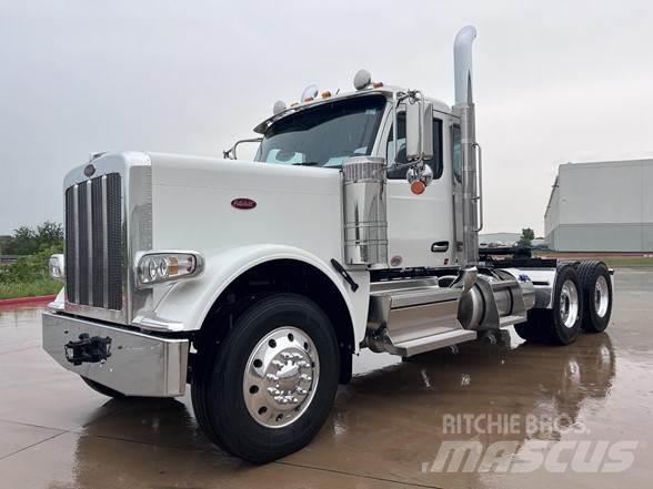 Peterbilt 589 牵引车