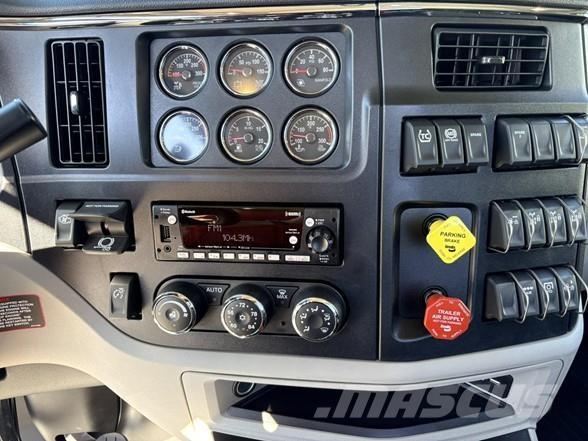 Peterbilt 589 牵引车