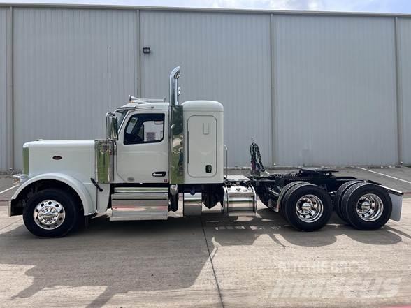 Peterbilt 589 牵引车
