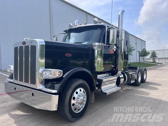 Peterbilt 589 牵引车