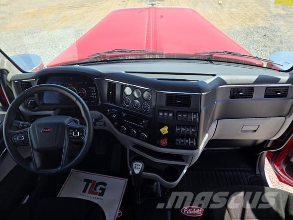 Peterbilt 589 牵引车