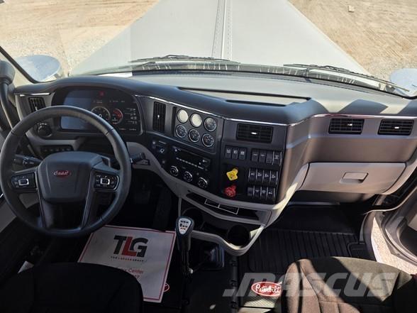 Peterbilt 589 牵引车