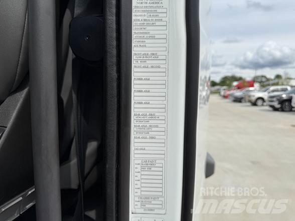 Volvo VNL42860 牵引车