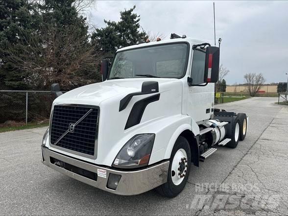 Volvo VNL42T300 牵引车