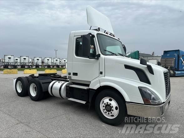 Volvo VNL42T300 牵引车