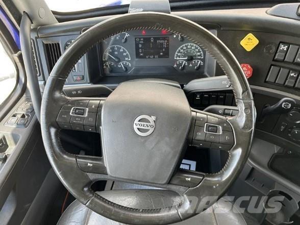 Volvo VNL64T860 牵引车