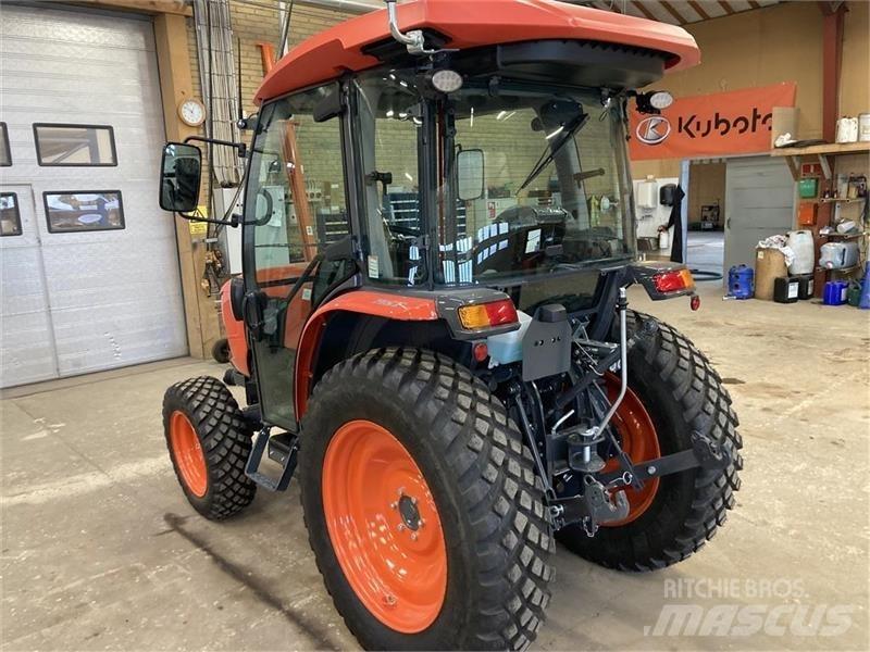 Kubota L2-452 小型拖拉机
