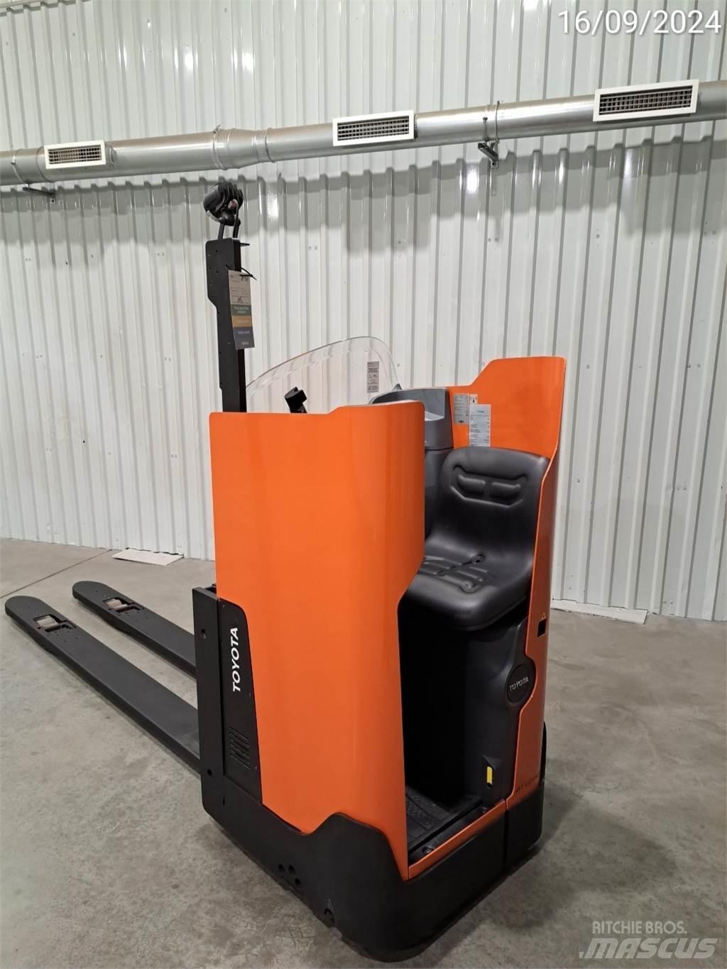 BT LSI200 手动码垛机