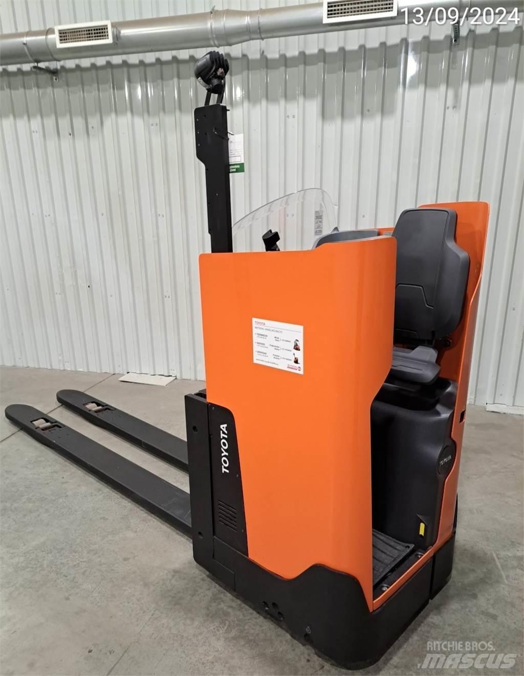 BT LSI200 手动码垛机